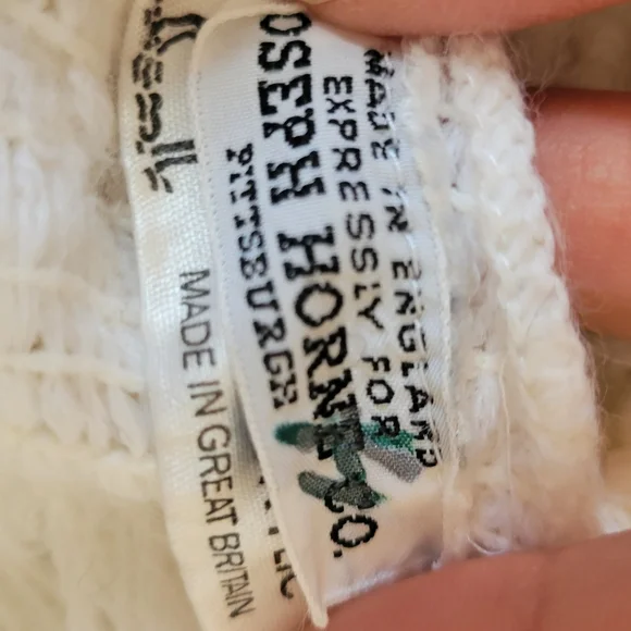 Vintage Joseph Horne Co White Crochet Triangular fringe Shawl - Picture 7 of 8